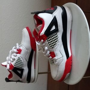 Jordan 4 retro